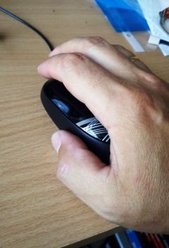 Мышь проводная Logitech M105, оптическая, USB, 1000dpi, черный [910-002943]