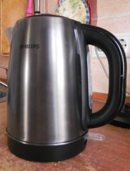 Чайник электрический Philips HD9323/80, 2200Вт, серебристый